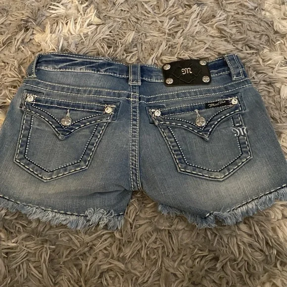 Miss Me Jean Shorts - Picture 2 of 8